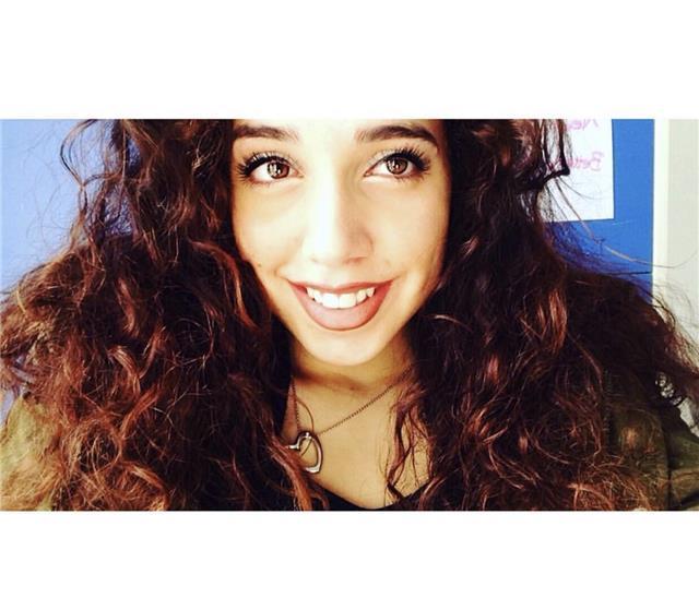 Laureata in inglese, tedesco e spagnolo