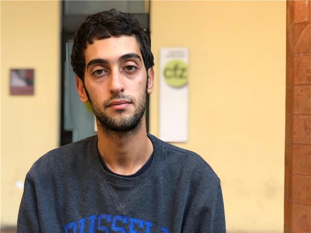 Laureato livello C1 inglese offre lezioni per imparare grammatica, fare esercizi e fare conversazione in lingua