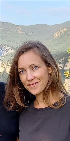 Profesora titulada por el conservatorio de novosibirsk, con más de 15 años de experiencia en orquestas, tanto en rusia como en españa