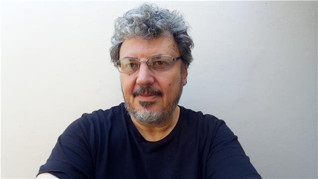 Profesor de Química universitario ofrece clases modalidad online con nuevas tecnologías. Simuladores de laboratorio para prácticas virtuales