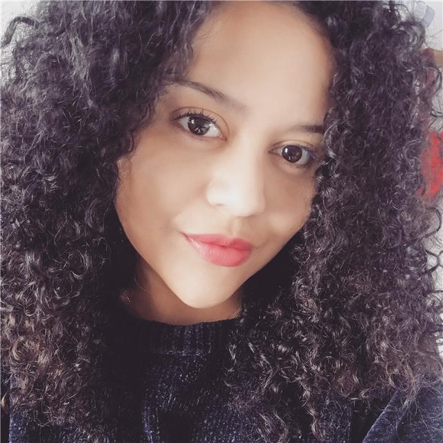 Soy profesora de educación primaria, con experencia en clases de apoyo con instrucción individualizada para cada alumno basada en sus necesidade