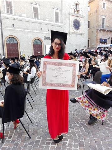 Insegno italiano, madrelingua italiana. Storia, geografia, latino. Laurea magistrale con massimo dei voti e lode in filologia moderna