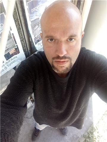 Insegnante di inglese offre ripetizioni per scuole medie e superiori