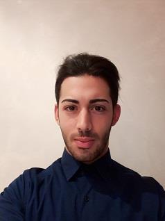 Laureato in Giurisprudenza, Diplomato alla Scuola di Specializzazione per le professioni legali e Neo Avvocato impartisce lezioni di diritto ed economia