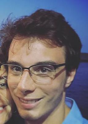 Laureato in Psicologia e tutor DSA/BSA offre doposcuola per tutte le materie e classi in zona Napoli o Roma