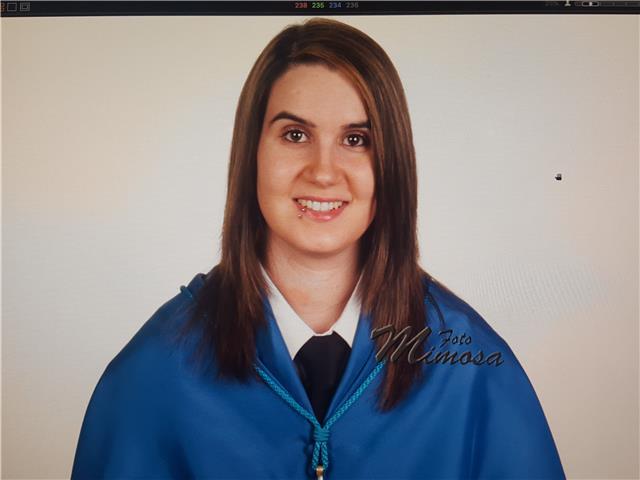 Soy una chica graduada en quimica, que ofrece clases particulares de química, física y matemáticas para nivel eso y 1° bachillerato