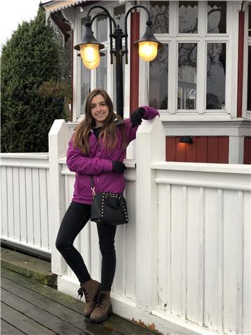 Let's speak in English!