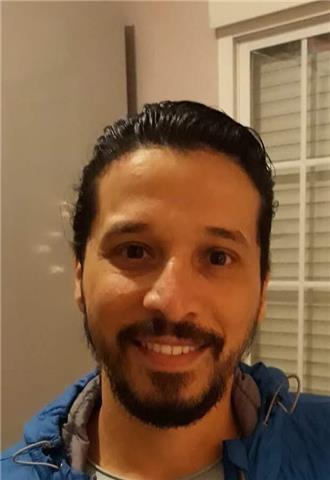 Hola, Soy un profe de inglés con 14 años de experiencia. Tengo experiencia en dar clases de inglés a todos los niveles y para la preparación de examenes de Cambridge, Trinity y Aptis. Además de ser profe de inglés, soy un vigilante de examenes de Cambridg