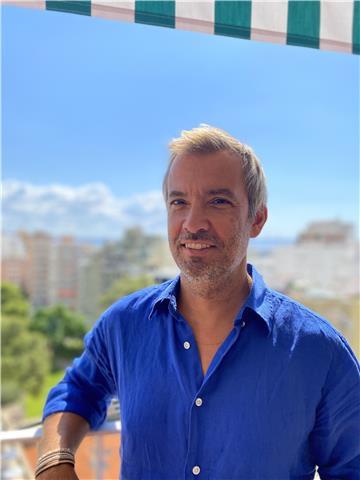 Francés nativo con don de gentes . he vivido varios años en españa cuando era joven.
puedo dar cursos de francés para niños y adultos para enseñar mi idioma y compartir mi cultura !