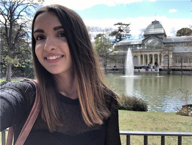 Licenciada en Filología Hispánica por la UV. Imparto clases de español para extranjeros, todas las edades y niveles