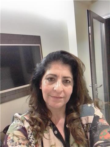 Je suis professeur d'anglais et je maîtrise bien le Français donc je pourrais vous faciliter l 'apprentissage . Soyez nombreux !