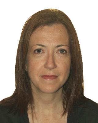 Profesora de inglés bilingüe; titulada