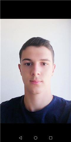 Estudiante de 3 de farmacia se ofrece para dar clases de química, matemáticas o física