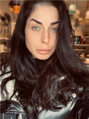 Madrelingua italiana
offro lezioni a domicilio
per bambini con compiti e spiegazioni