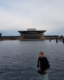 Studentessa universitaria in scienze umanistiche offre lezioni e aiuto allo studio. Spiegazioni, aiuto nell'esposizione e nella scrittura