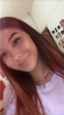 Studentessa universitaria con diploma di liceo uscita con 100