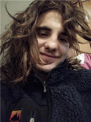 Profesor joven, creativo y paciente. me gustaría dar clases a personas con dificultades a los que conseguir transmitir mi pasión por la lectura