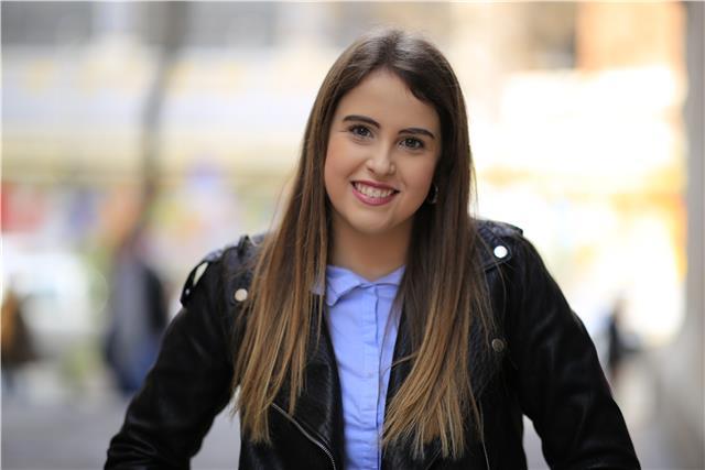 Doy clases particulares para niños de primaria de valenciano, castellano, matematicas, sociales... el precio es 10€ la hora