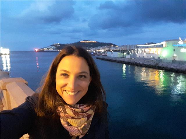 Maestra e.infantil y primaria con lengua de signos, nivel francés para primaria. atención al alumnado con diversidad funcional