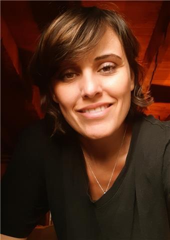 Professeure d'espagnol propose des cours de conversation en ligne pour Adultes souhaitant pratiquer la langue avec fluidité et aisance, ainsi que des cours pour débutants de la maternelle au primaire