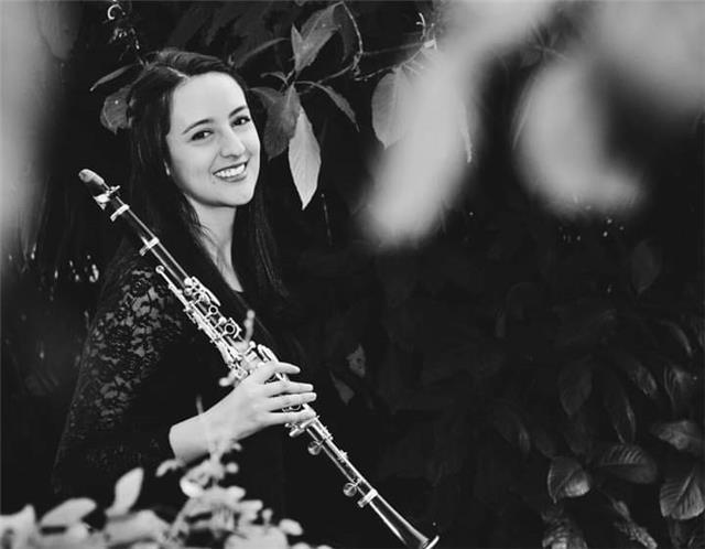 Clarinetista graduada de la Universidad de Antioquia, con una experiencia amplia en docencia e intérprete en agrupaciones de renombre del país