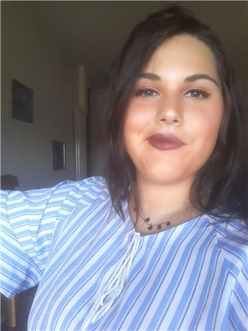 Laureata in medicina veterinaria impartisce lezioni private in materie prevalentemente scientifiche (matematica, fisica, biologia, chimica etc) e umanistica per scuole secondarie di primo e secondo grado. esperienza pluriennale anche con dsa