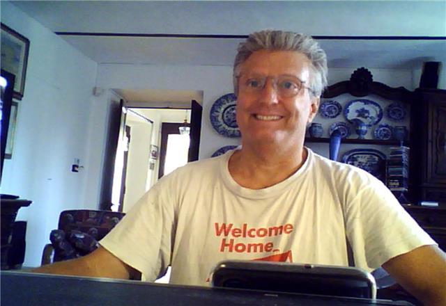 Sono dottore in giurisprudenza e sono disponibile ad insegnare le seguenti materie: italiano, geografia, storia, inglese, e attività di gestione programmi e utilizzo del computer in genere.
posso recarmi direttamente presso il vostro domicilio, sono simpa