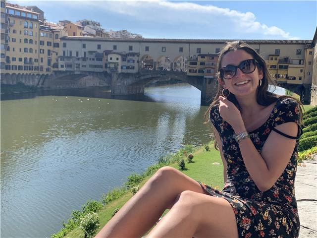 Traduttrice impartisce ripetizioni di spagnolo e francese