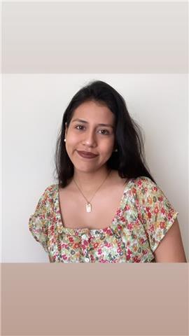 Profesora dinámica del curso de matemática y comunicación