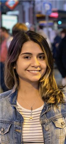 Tengo gran carisma y paciencia para enseñar y me anima profundamente pensar que puedo transmitir mis conocimientos a todos mis alumnos