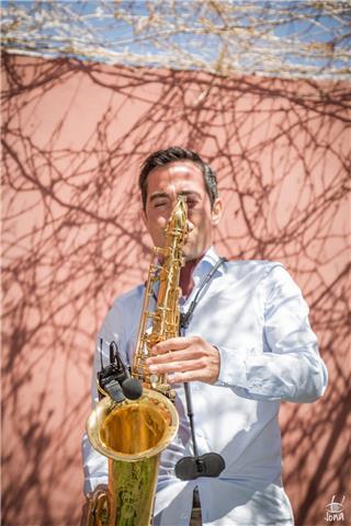 Clases personalizadas de música y saxofón. aprende a tocar el instrumento a través del repertorio que más te inspira