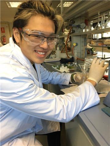 Clases online 10 eso y bachiller. puedo dar clases en inglés/chino. clases para asignaturas de ciencias: física química mates biología geolog