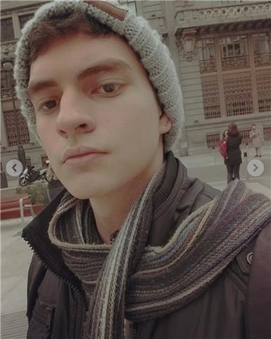 Profesor de inglés A1, A2, B1,B2, adultos, estudiante, niños o cualquiera que quiera introducirse en el idioma