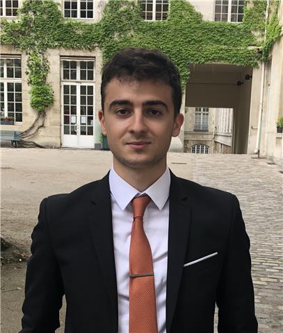 Étudiant ESCP Europe programme Grande École (bac +3) proposant cours de mathématiques collège lycée