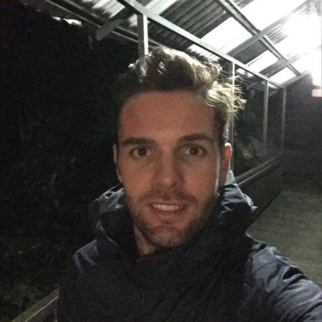 Doy clases particulares de matemáticas e inglés. soy profesor en el ies malilla. licenciado