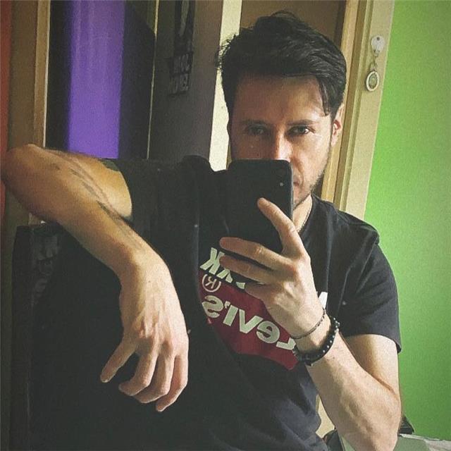 Profesor de lenguaje con experiencia en comunicación, afinidad con idioma inglés, literatura y gramática