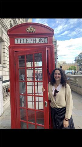 Profesora de inglés no nativa de sevilla con c1 de inglés y estudios en estados unidos ofrece clases de inglés de conversación o gramática a niños y jóvenes