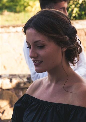 Studentessa laureanda magistrale con maturata esperienza nel settore e disponibile per più materie scolastiche