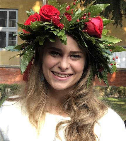 Laureata in scienze linguistiche per le relazioni internazionali impartisce lezioni di inglese