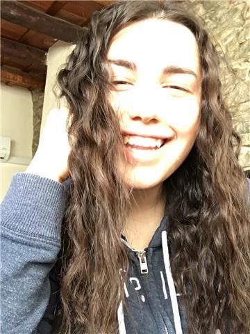 Actualmente estoy estudiando gestión aeronáutica en la escuela de enginyeria de la uab. siempre me han hustado los números y me gustaria a ayudar a todas esas personas a las que no les gustan tanto!