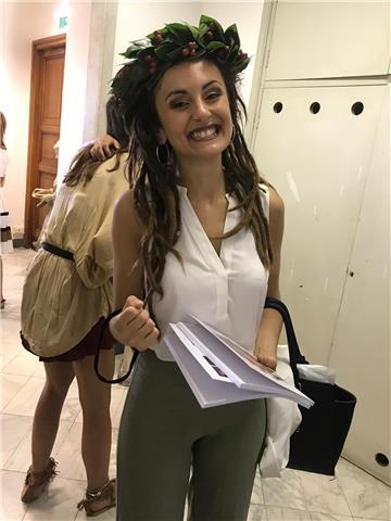 Laureata in Grafica presso l’Accademia Ligustica di Belle Arti di Genova. 
Offro ripetizioni di Arte contemporanea. Per ulteriori informazioni contattare in privato