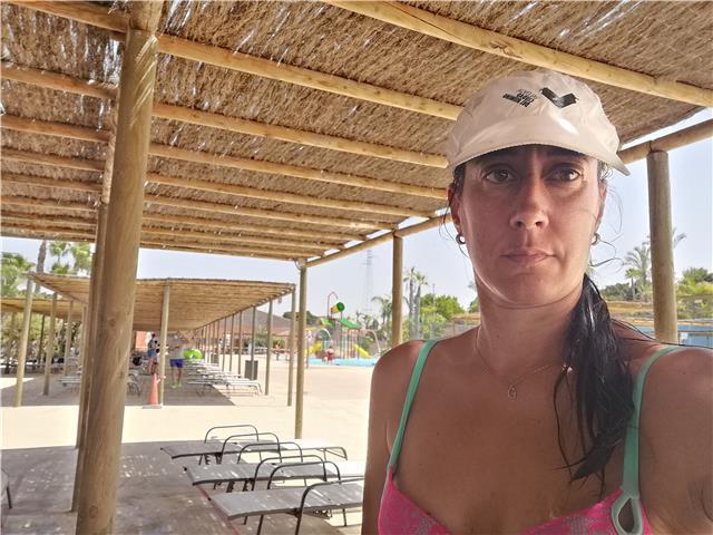 Doy clase de natación colectivas o individuales desde 9 meses a 80 años.tengo 25 años de experiencia y he sido nadadora de competicion