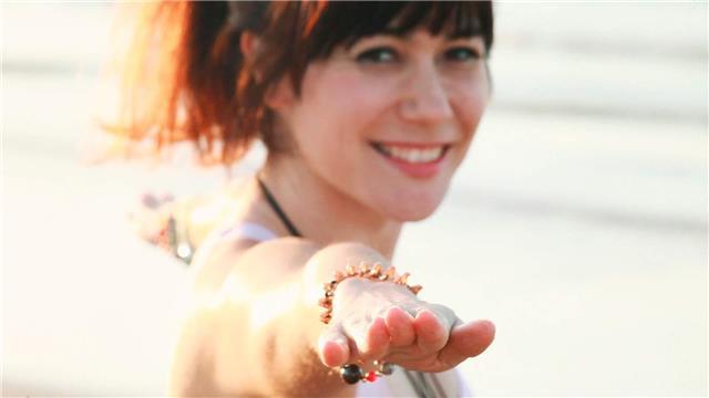 Profesora certificada de yoga y meditacion online . ofrezco la posibilidad de dar la clase en ingles. actualmente resido en reino unido