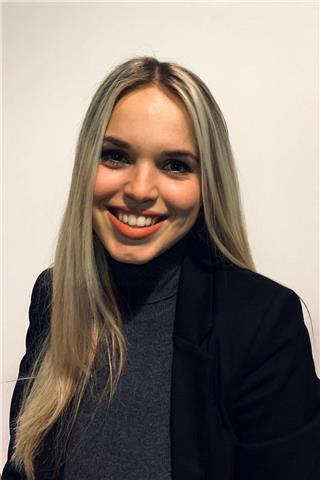 Laureanda in Management offre lezioni di matematica (ed altre materie) a studenti delle scuole medie