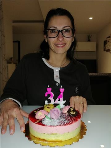 Psicologa e insegnante privata per dsa e non.
qualsiasi materia (inglese, spagnolo, grammatica, storia, psicologia, filosofia, scienze, igiene, ecc) fino al terzo anno di superiori