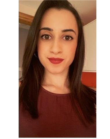 Hola , me llamo hana , estudio educación en la universidsd de almería.me gusta ayudar a los niños y ver como progresan con mi ayuda y su esfuerzo