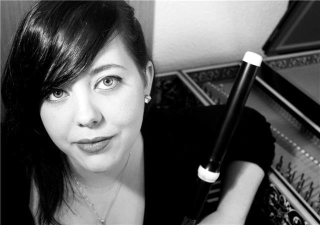 Clases de flauta travesera, traverso barroco y solfeo - músico profesional y licenciada con máster