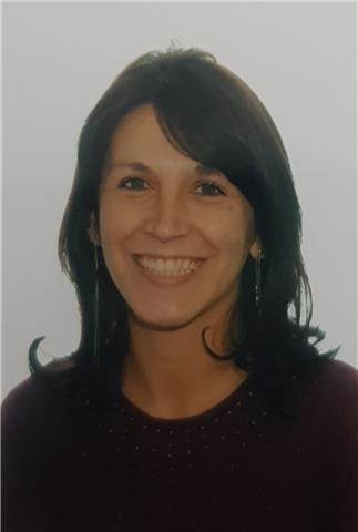 Laureata magistrale impartisce lezioni di inglese per ragazzi in età scolastica e per impiegati d'ufficio desiderosi di migliorare il loro livello d'inglese