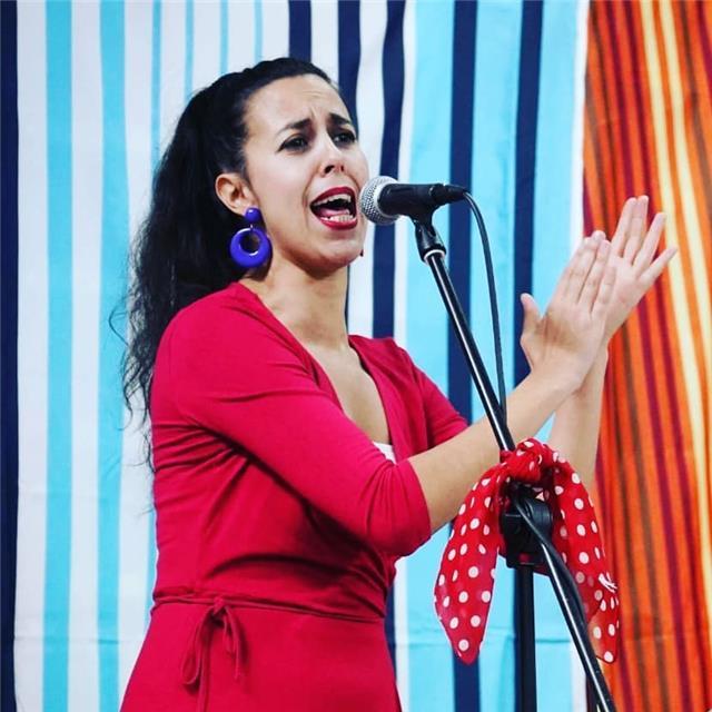 Descubre tu voz cantando online o presencial