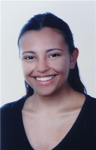 Alumna de la carrera de geografía en la us. doy clases y también de apoyo en geografía o historia. a todos los niveles de primaria a bachiller
